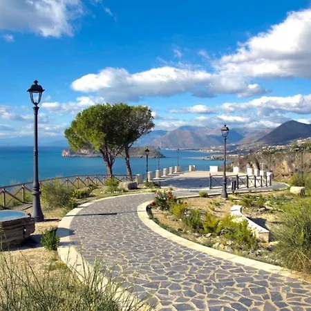 Casa Marina Sul Mare アパート サン・ニコーラ・アルチェッラ